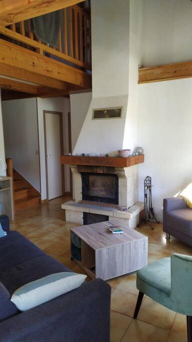Maison De Montagne Au Calme Avec Cheminee Poubeau Экстерьер фото